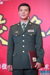 劉之冰、柳建偉憑《飛天》捧金雞 行軍禮以謝眾