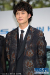 《彼時(shí)生命》亮相 岡田將生、榮倉奈奈黑衣登對(duì)