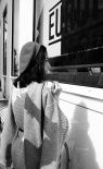 董潔海外進(jìn)修音樂變時(shí)尚 街拍黑白照顯俏皮可愛