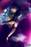 Angelababy、熊黛林变外星尤物 魅惑撩人拍月历