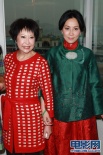 劉嘉玲“紅配綠”亮相 自稱下廚少對做飯沒天分