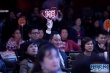 電影網(wǎng)副總經(jīng)理梁龍飛現(xiàn)身晚宴 參與競(jìng)拍傳愛(ài)心