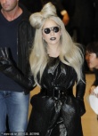 Lady GaGa將帶新男友見父母 提早過圣誕送香吻