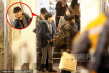 李亞鵬忙工作電話講不停 友人全程陪護(hù)照看李嫣