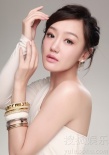 薛佳凝知性写真曝光 斜肩白裙似女神显优雅魅力