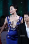 莫小棋登红毯狂秀巨乳 霸气侧漏突破女星底线