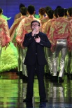 知名音乐家为电影盛典助威 刘欢儒雅登台献唱