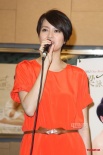 梁詠琪橘紅色裙裝甜美亮相 專心演唱會無暇造人