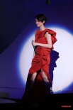梁咏琪演唱会扮短发天使 老公中文告白GiGi落泪