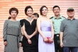 《王家壩》主創(chuàng)紅毯亮相 袁志博深V禮服超性感