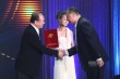 优秀故事片一等奖得奖者齐聚舞台 “司令”获奖