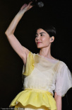 王菲大連演唱會依舊道三聲謝 連向歌迷可愛撒嬌