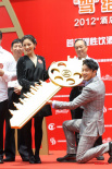 沙溢、胡可夫妇携手现身 呼吁理性饮酒拒绝酒驾