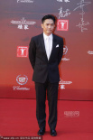《听风者》主创亮相 梁朝伟、麦庄组优雅男人帮