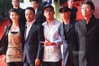 “1942”剧组齐亮相 冯小刚黑超遮面徐帆满脸笑