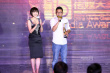 鮑德熹為最佳新人導演韓延頒獎 贊其年輕有為