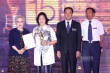秦怡給方青卓頒最佳女主角獎(jiǎng) 肺腑感言動(dòng)情全場(chǎng)
