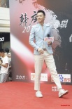 韓庚與歌迷共度“七夕”節(jié) 黑色短發(fā)顯神清氣爽