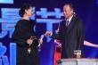 倪萍憑《大太陽》獲最佳女主角獎 稱拍戲喝白酒