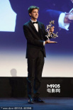 Fabrizio Falco获最佳新演员奖 笑容自信显帅气