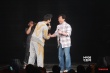 王力宏激情熱吻成龍 演唱會與辣妹貼身熱舞
