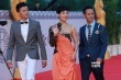 石小群短发精神镂空装抢镜 斜肩礼裙大秀美背