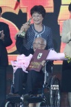 百花奖终身成就奖现场揭晓 王为一登台接受殊荣
