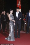 张柏芝银色长裙闪耀全场 好似美人鱼气场强大