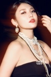 女神徐冬冬拍珠宝大片玩迷幻妖娆 成广告新宠儿