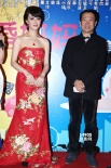 《三個未婚媽媽》舉行首映 姚晨透視走光露胸貼