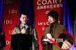 李亚鹏送爱妻钻戒引轰动 王菲感意外挠头显羞涩