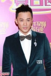 TVB45周年台庆盛大揭幕 林峰携徐子珊搂腰亮相