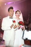 杜德偉熱吻26歲嬌妻再辦婚禮 周華健、天心到場