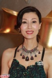 李嘉欣短裙黑絲性感 否認懷孕稱生孩子看天意