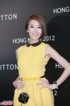 Lisa高跟鞋亮相 將為吳彥祖生女兒打算母乳喂哺