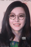范爺獲評年度最美女人 景甜露排骨胸劉曉慶爆乳