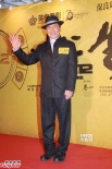 成龙现身《十二生肖》首映 姚星彤敞胸大露乳沟