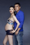 陈龙与孕妻章龄之香艳写真曝光 鬼马表情秀恩爱