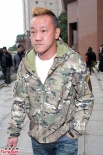 艺人戎祥不幸猝逝好友赶往送别 其父悲伤现身