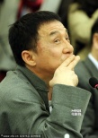 明星政協(xié)委員出席會議 成龍、馮小剛等萌態(tài)十足