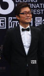 评委会主席米哈尔科夫亮相 姜帝圭阔步紧随其后