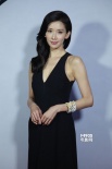 林志玲、刘德华现身后台 双双着黑色礼服亮相