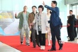 《神勇投弹手》剧组走红毯 主演答有为心情大好