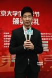 “優(yōu)才計劃”選手楊駿亮相 全身黑裝顯型男本色