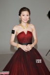 周麗淇抹胸長裙露香肩 望覓真命天子不排除閃婚