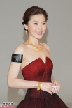 周麗淇抹胸長裙露香肩 望覓真命天子不排除閃婚