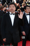《如父如子》导演是枝裕和 只身亮相腼腆羞涩