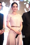 《小時(shí)代》主題曲MV曝光 楊冪豎起剪刀手賣(mài)萌