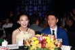 馮紹峰倪妮攜手撈金 戴情侶表十指相扣大曬恩愛(ài)