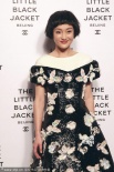 周迅章子怡一同亮相攝影展 少女裝中性風(fēng)各不同